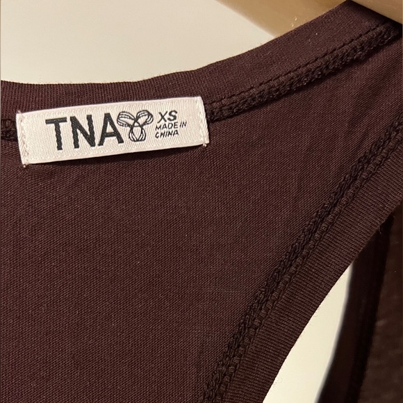 Aritzia TNA brown burgundy tank top sz xs xsmall worn once - Picture 3 of 5